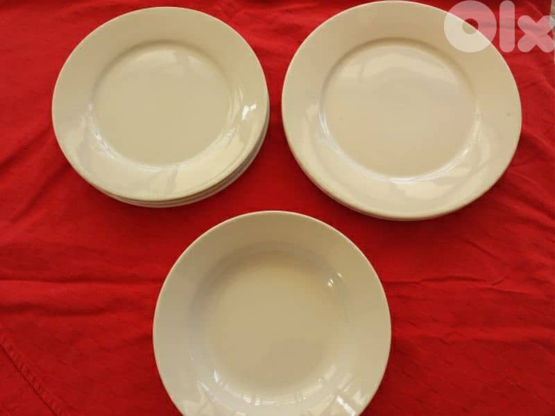 7 white plates - Not Negotiable 0