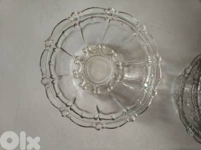 5 round glass cups - Not Negotiable