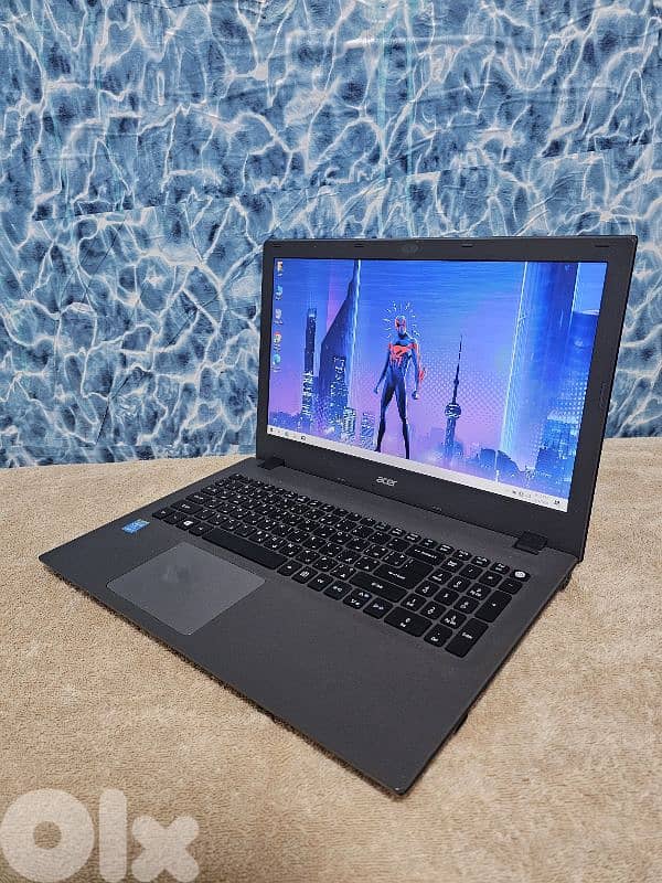 16GB ram - 256GB ssd - acer 15.6" screen 0