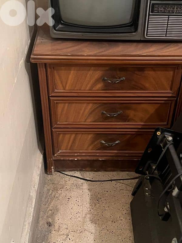 غرفة نوم كاملة خشب قديمة بحالة جدا جيدة 4