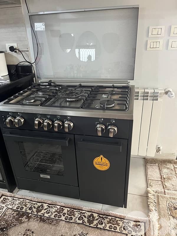 غاز اسود وفضي 0