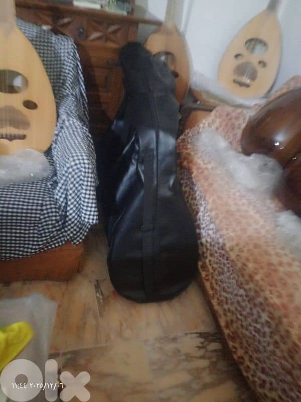 عود مميز بسعر مميز وكل عود مع شنطة وريش 5