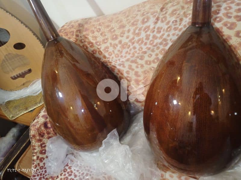 عود مميز بسعر مميز وكل عود مع شنطة وريش 13