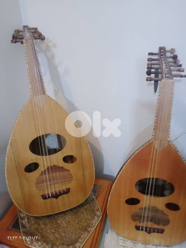 عود مميز بسعر مميز وكل عود مع شنطة وريش 14