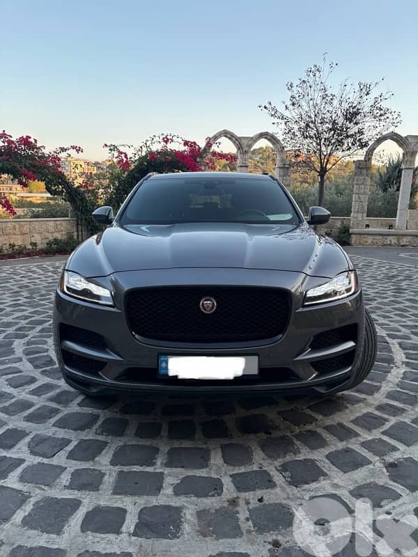 Jaguar F-Pace 2017 0