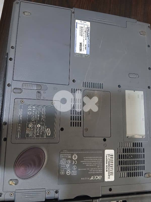 2 very old Acer laptops 3