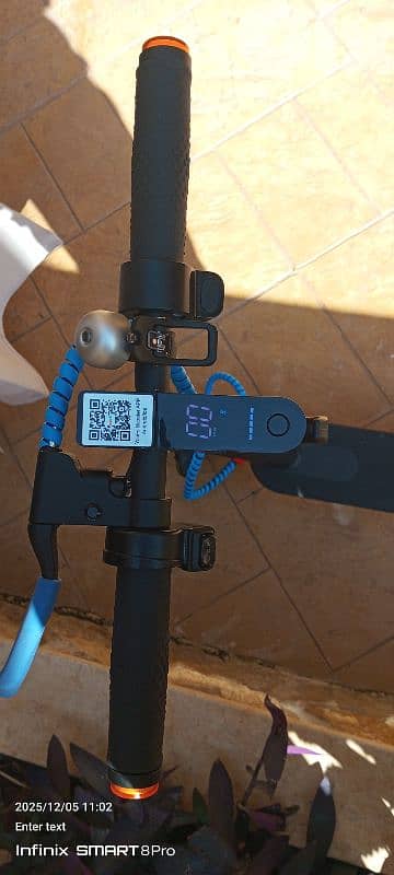 سكوتر على الكهرباء 1