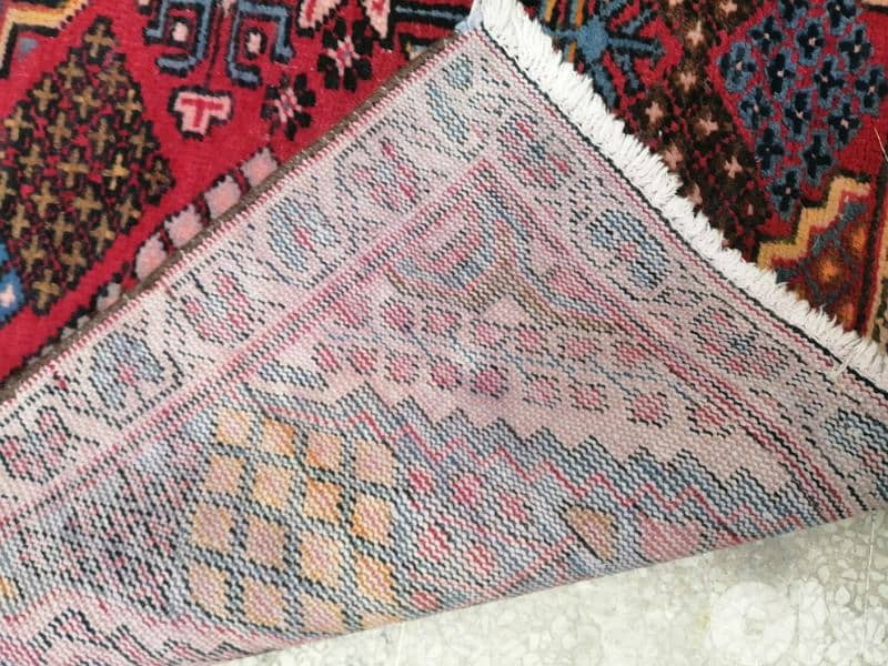 سجاد عجمي بختيار قديم بحالة جيدة 1