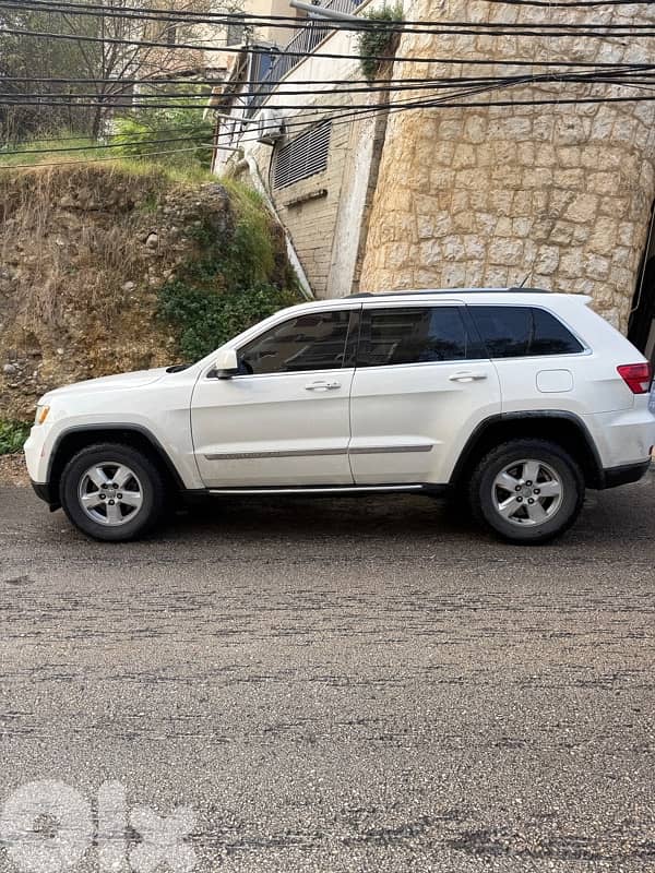 Jeep Grand Cherokee 2011 0