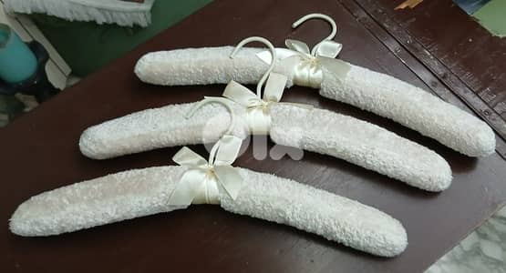 Hangers تعاليق