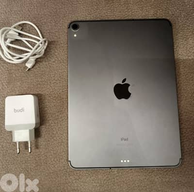 Ipad 11 Pro 1st Gen 512GB Wifi + Cellular  Super Clean 120FPs Gaming