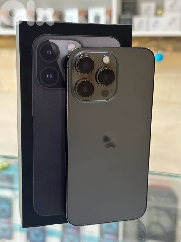 iphone 13pro 512gb like new 0