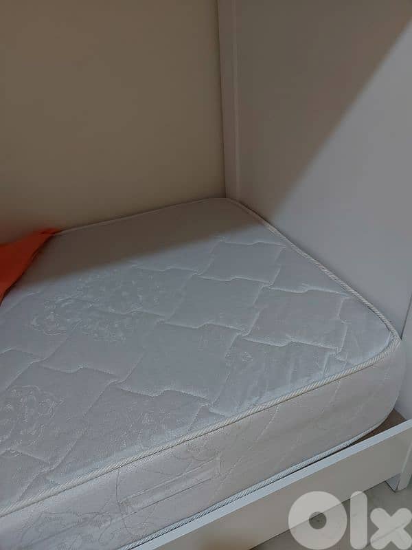 غرفة نوم كاملة للأطفال للبيع 7