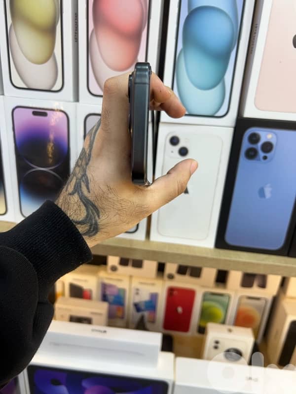 Iphone 15 Pro 128GB - 100% Battery Health 3