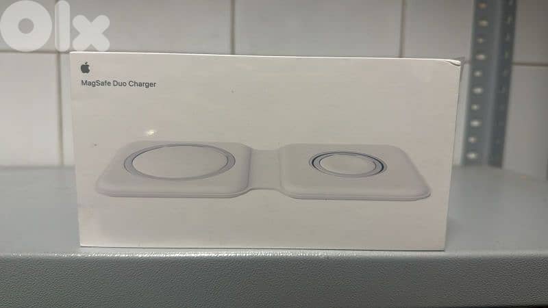 Apple magsafe Duo Charger 0