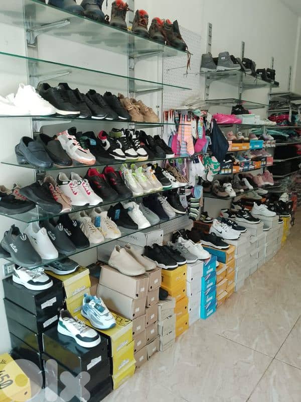 تصفية محل كامل بضاعة جديدة 12