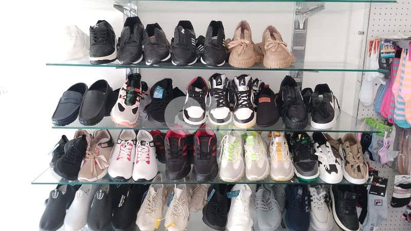 تصفية محل كامل بضاعة جديدة 16