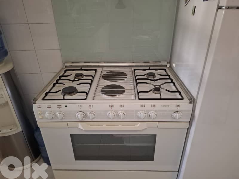 Used only a little 90 cm white oven 0