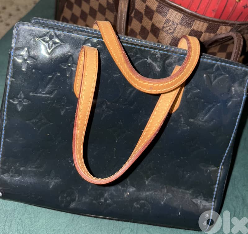Authentic LOUIS VUITTON Bag 0