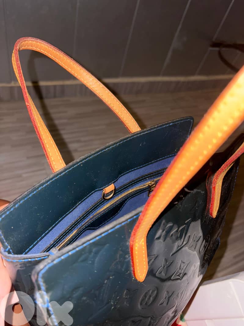 Authentic LOUIS VUITTON Bag 4