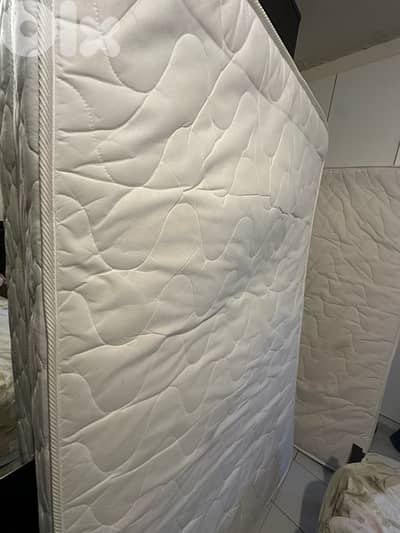 فرشة مفرد ونص