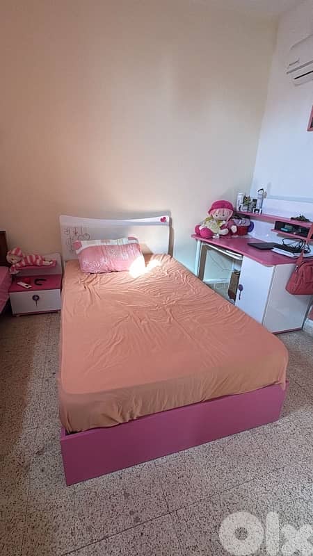 غرفة نوم كاملة شبه جديدة – سعر مميز 3