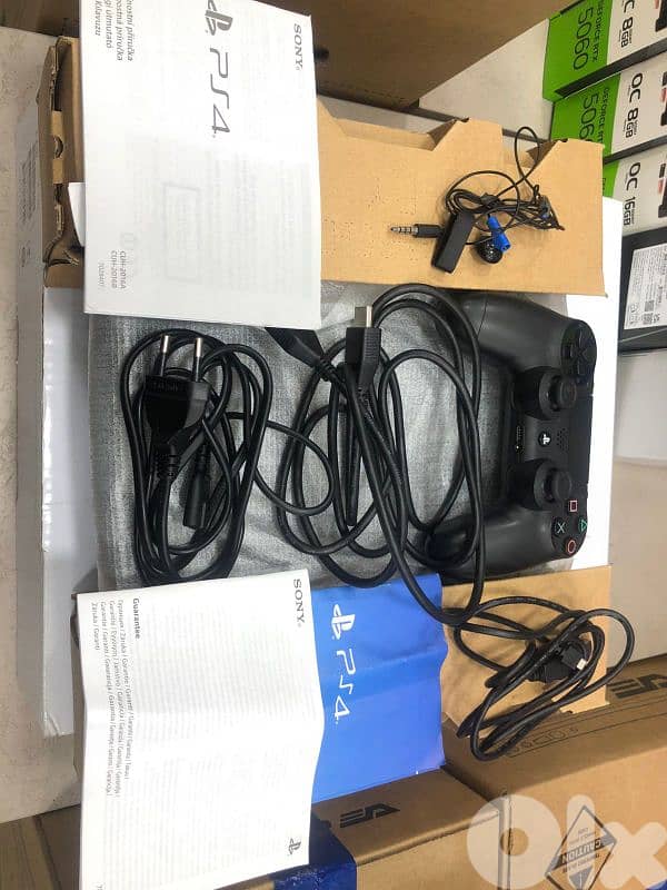 ps4 slim motel el jdede ma3o Maske asleyeh wel 3elbe لسعر قابل للتفاوض 2