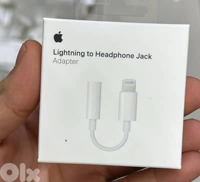 Apple lightning to headphone jack adapter