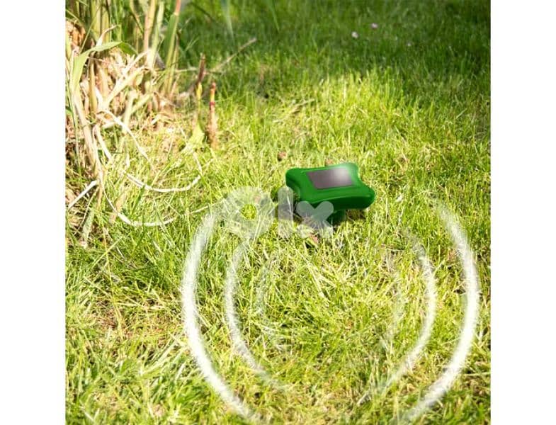 solar mole repellent 3