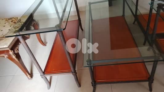 طاوله تلفزيون وطاوله كبيره مع ٢ صغار خشب ارز