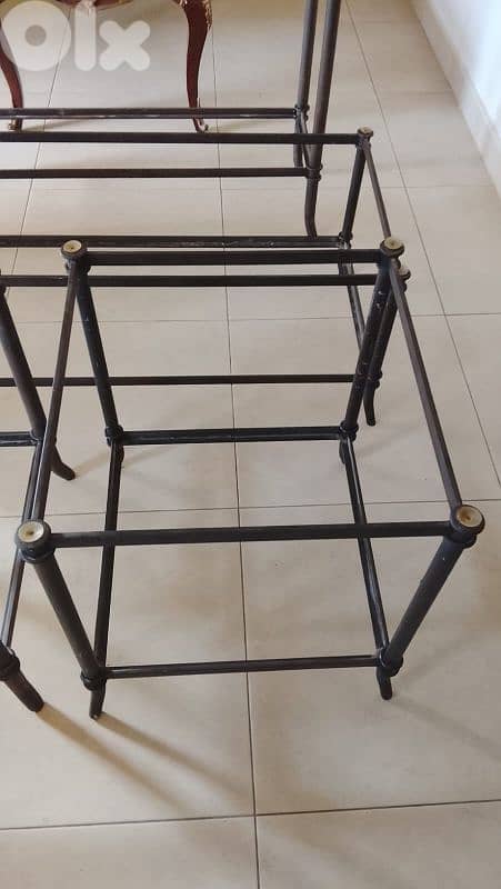 طاوله تلفزيون وطاوله كبيره مع ٢ صغار خشب ارز 1