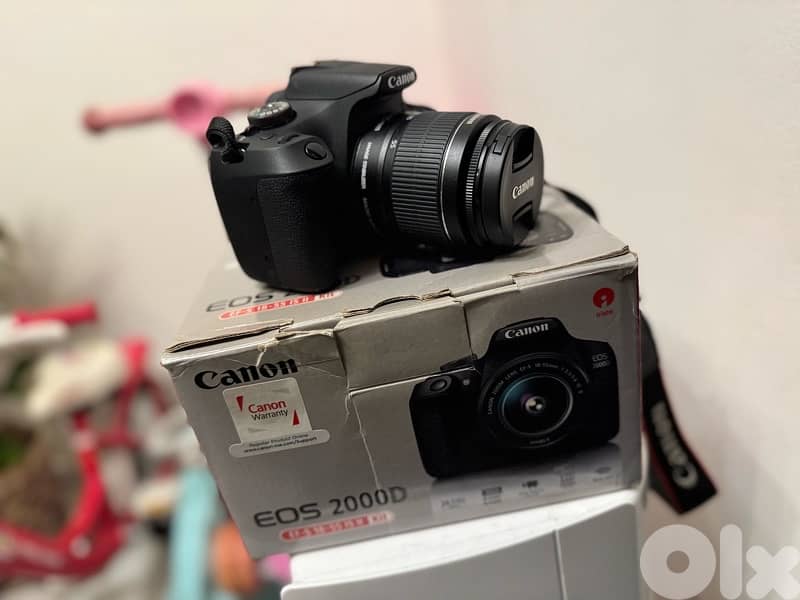 Canon EOS 2000D 1