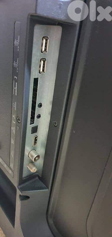 شاشة Hisense  smart tv الحاله ممتاز بعدو بل نايلو عله جديد 4