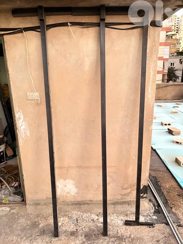 metal stands - حديد 8