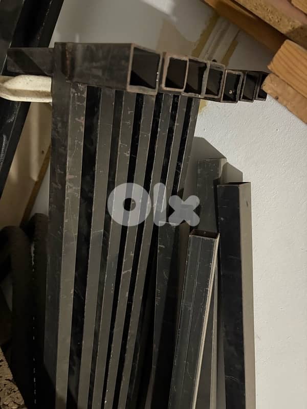 metal stands - حديد 9