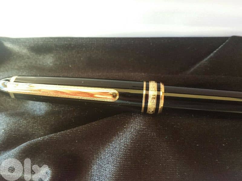 Montblanc Meisterstück (gold coated) - Not Negotiable 1