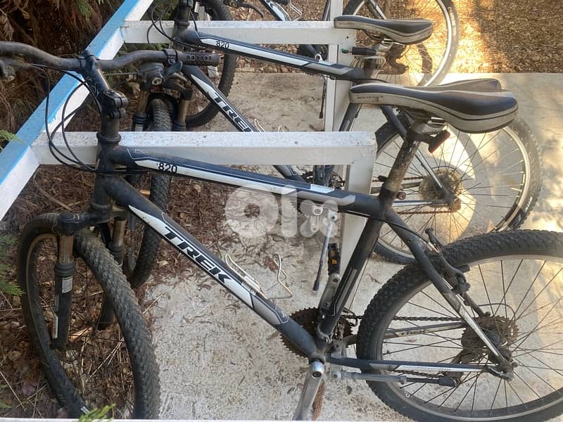 3 Trek 820 black + 1 hummer bike kids 2