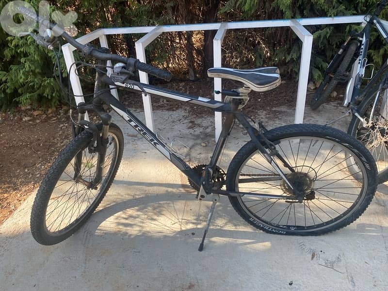3 Trek 820 black + 1 hummer bike kids 3