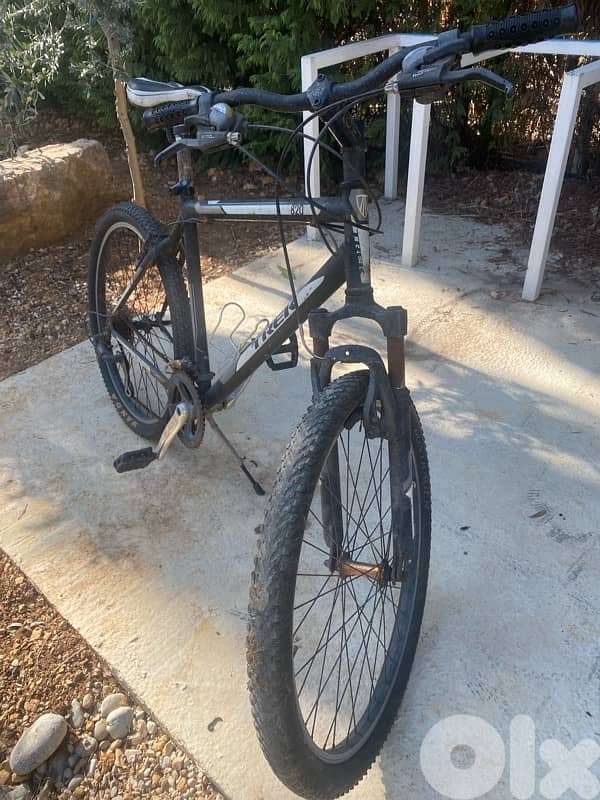 3 Trek 820 black + 1 hummer bike kids 4