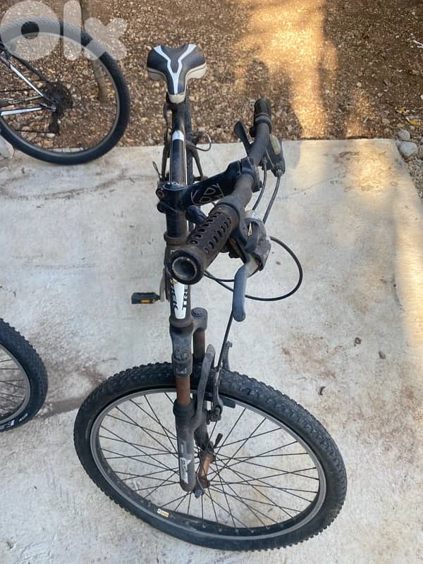 3 Trek 820 black + 1 hummer bike kids 6