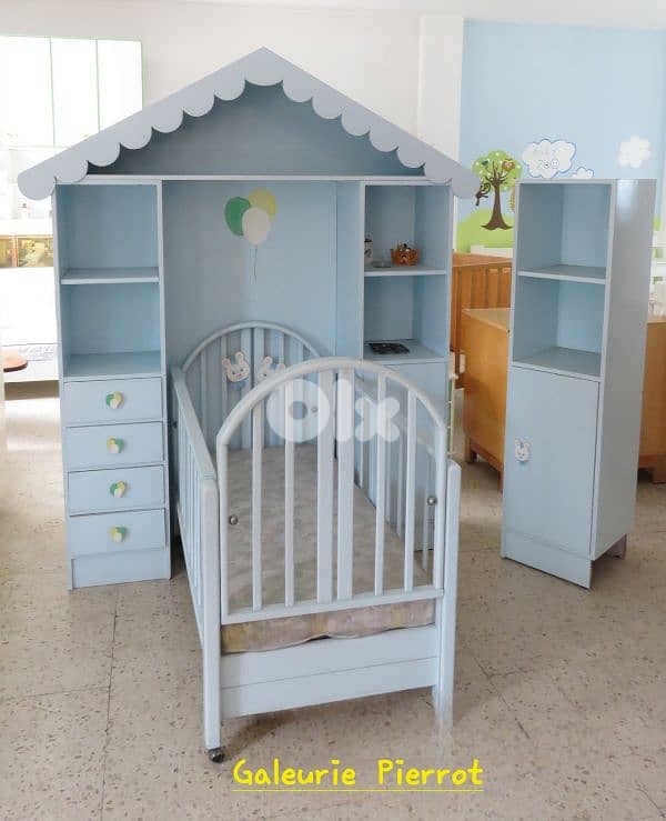 children bed with closets 0