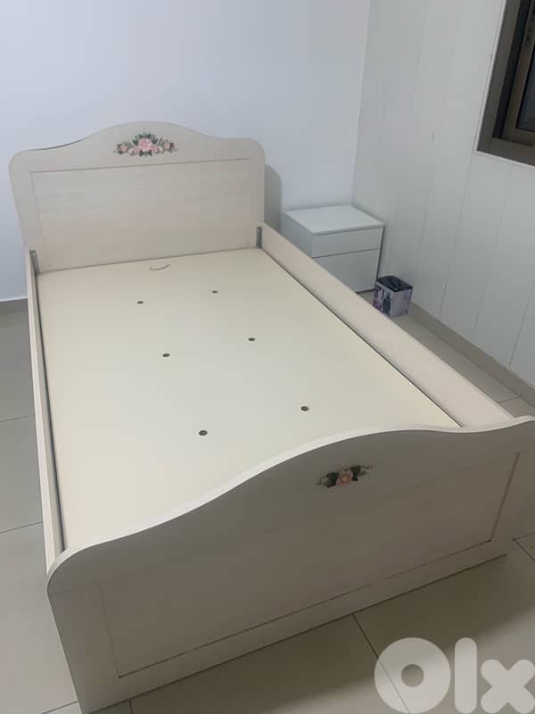 Bed for the room 2