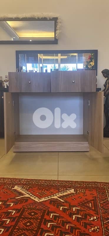 Amazing desk with good storage