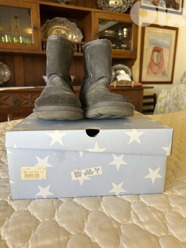 Oca Loca girl boots size 32 1