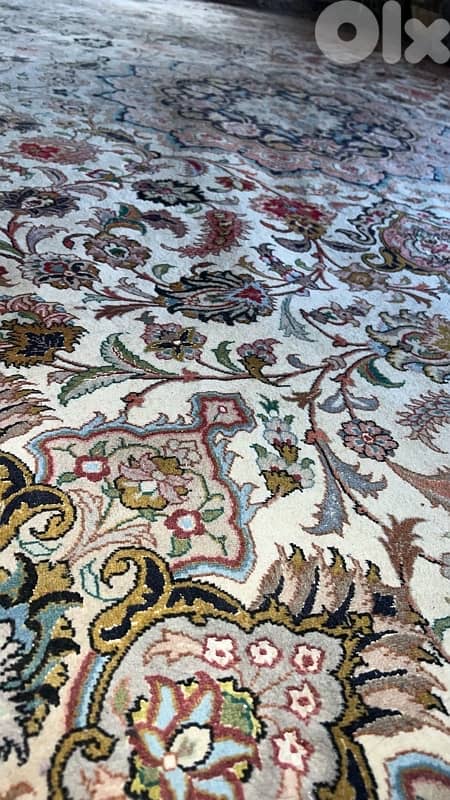 Carpet Fine Persian Isfahan Silk and Wool 2