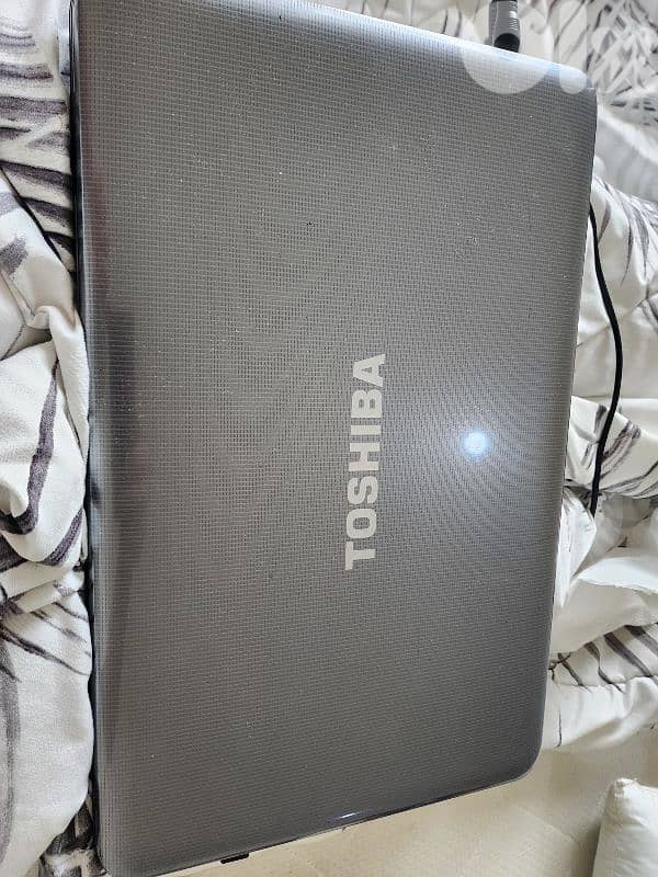 laptop tochiba  50$ 0