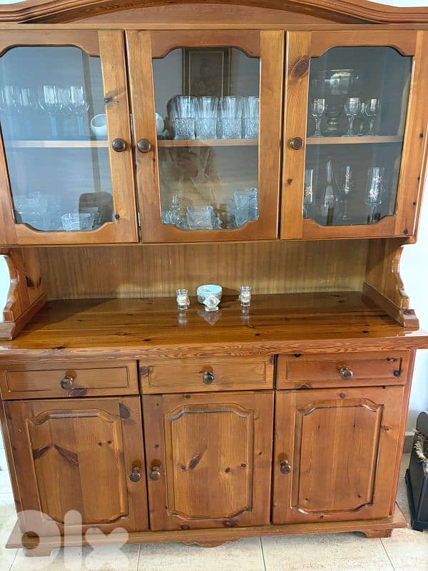 طاولة سفرة مع فيترين 2