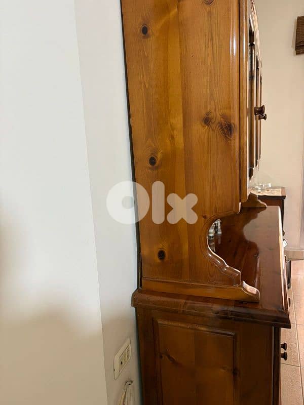 طاولة سفرة مع فيترين 3