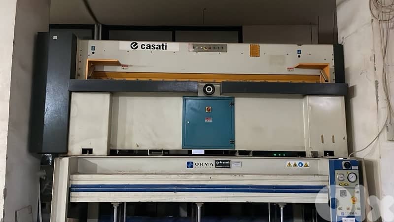 مكبس ومقطع وخياطة قشرة ايطالي للبيع 0