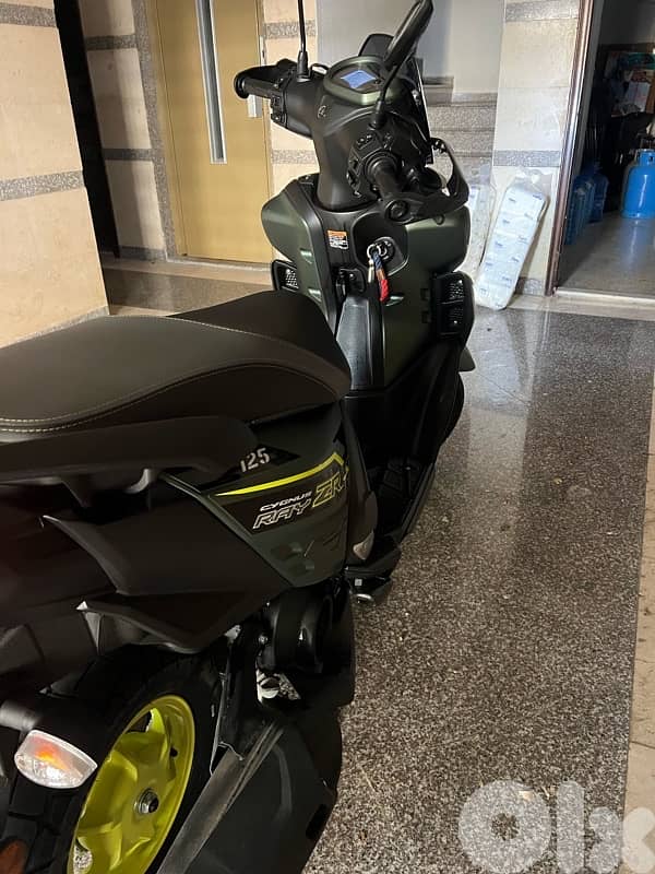 Yamaha zr 125 , 1800 km only 3